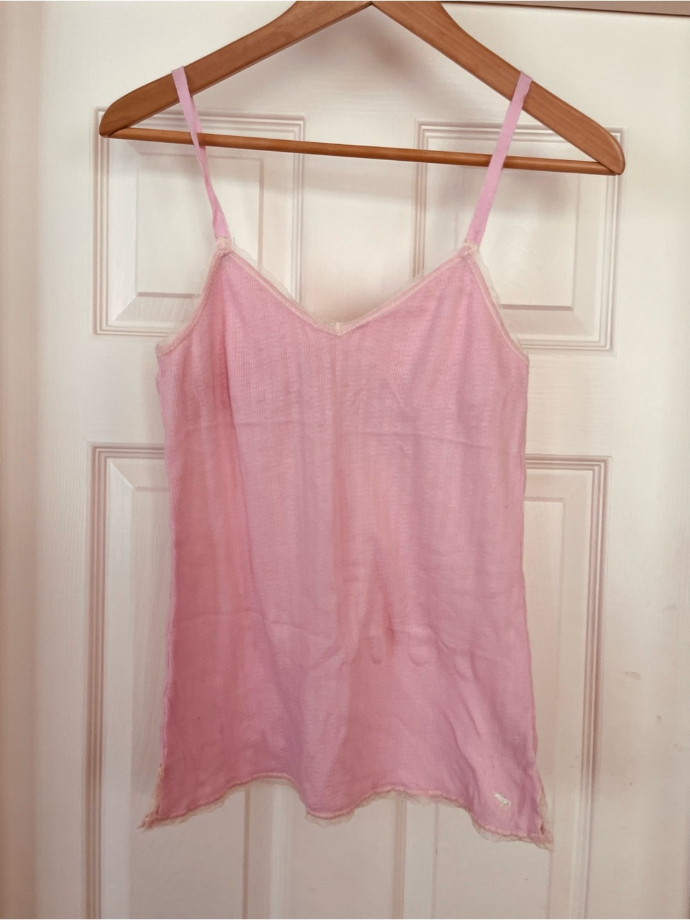 Abercrombie baby pink lace trimmed cami top
